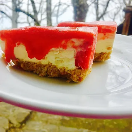 Ambrosiahostel بيت شباب *