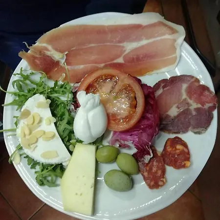 Ambrosiahostel بيت شباب