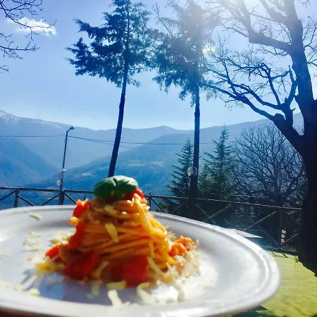 Ambrosiahostel بيت شباب *